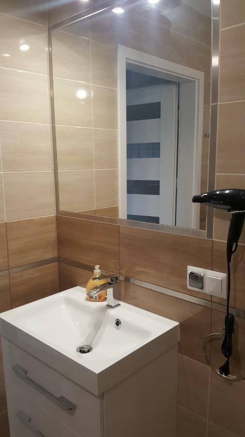 Apartament Z Widokiem-Blizej Zdroju Polanica-Zdroj Bagian luar foto